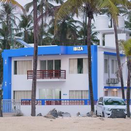 IBIZA - 4 Bedroom Villa، فندق في كانور