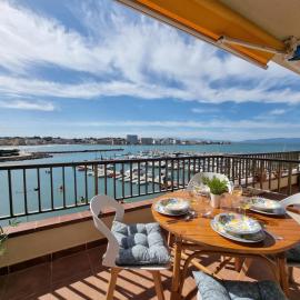 Apartamento con terraza a 200m de la playa de Riells - HISP-236-170, hotel in Torroella de Montgrí