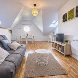 2 Mins from Train Station - Paris & DisneyLand - Cosy à Quatre, hotel in Villiers-sur-Marne
