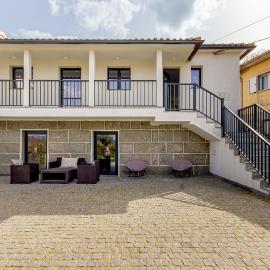 Maison moderne avec vue montagne, hotel i Garfe