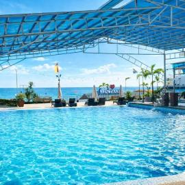 Funtasea Hotel and Beach Resort, hotel di Iba