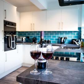 Halford House 3 Bed Town Centre Home from Home with Parking for 2 cars Prime Location Tamworth