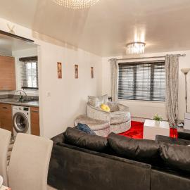 Contractor Friendly 2BR Gem with Free Parking Wi-Fi