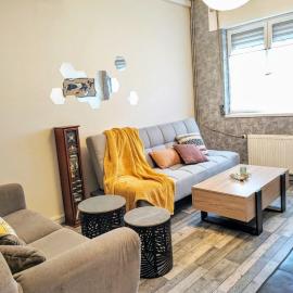 Maison du Monde - Spacieuse et agreable maison, hotel in Croix