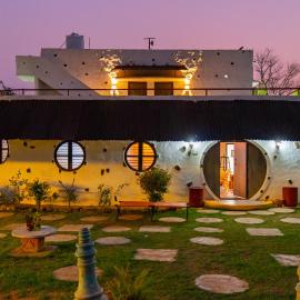 Alaya Stays Hobbit Woods 4-BHK Pet-Friendly Villa with Gazebo and Terrace, hotel en Halgūr