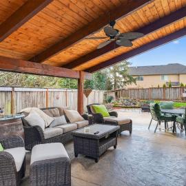Cozy Keizer Escape -Firepit, BBQ & Near Portland home, hotell i Keizer