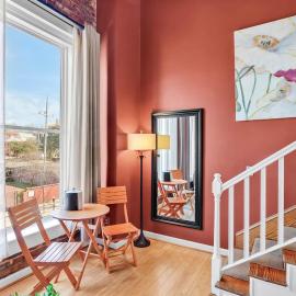 JoJo's Jewel on Front! Perfect location in the Heart of Downtown!