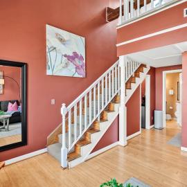 JoJo's Jewel on Front! Perfect location in the Heart of Downtown!