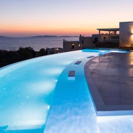 Epic Blue Mykonos, hotel v destinaci Houlakia