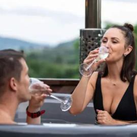 Dog-Friendly 8-Person Cottage with Private Hot Tub - Cantref, Brecon