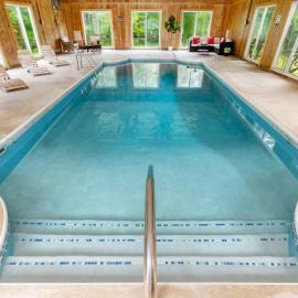 Indoor Pool Poconos Retreat with Arcade, Hotel in Lake Ariel