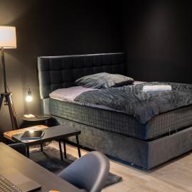 Black Studio Apartment 2 City