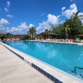COURTYARD SUITE steps to Pool and Rodeo! 257, hotel i River Ranch