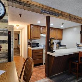 Rustic Country Living at River Ranch Sleeps 6! 102, hotel i River Ranch
