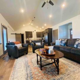 Comfy 4 Bdrm House with Air Conditioning, hotell sihtkohas Corvallis