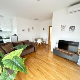 Zenith Apartment - Herceg Novi & Beach & Private Parking, hotel in Bijela