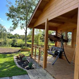 Woodlands Luxury Lake Log Cabin - Vetiver Villa