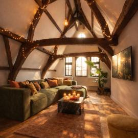 Luxurious Penthouse with TV & 2 Bedrooms