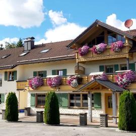 Landhaus zur Tanne - Apartment Tanne, hotel en Peiting