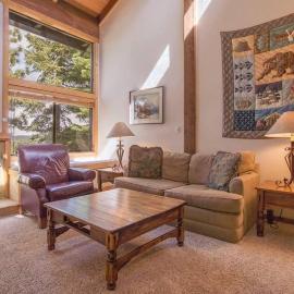 Hawks Eye by AvantStay, hotel in Ponderosa Fairway Estates