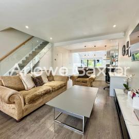 Premium 3BR House, French Doors and Private Garden、ボアハムウッドのホテル