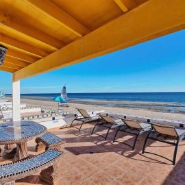 Beautiful Beachfront Condo Olas I 16, hotel in Puerto Peñasco