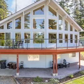 Harborview Getaway by AvantStay