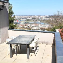 Villa avec vue - terrasse - parking, ξενοδοχείο σε Irigny