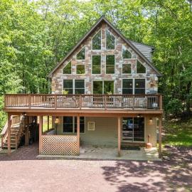 Coyote Cabin by AvantStay, Hotel in Lake Harmony