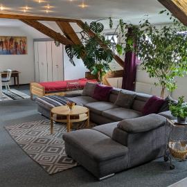 Große 130 m2 gemütliche Wohnung im Herzen Tribergs、トリベルクのホテル