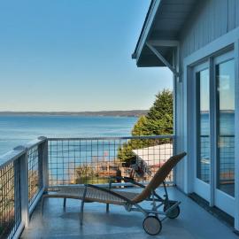 Marine View Bluff by AvantStay, Hotel in Greenbank