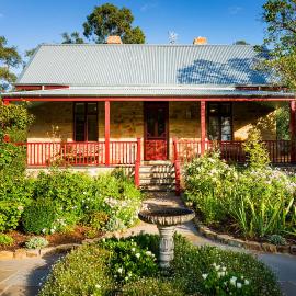 The Georgian House - Heritage Luxury Retreat, hotel in Castlemaine