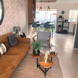 Casa Tronos, hotel en San Isidro de los López