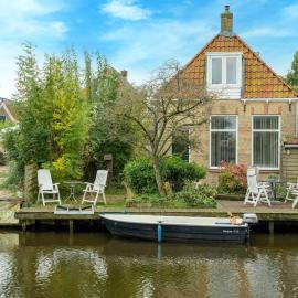 Waterside stay with Private Jetty: Heeg şehrinde bir otel