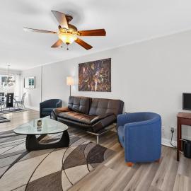 Executive & Luxury 2-bedroom Townhouse with Pool, hotel in Greensboro