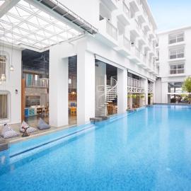 Lub d Phuket Patong - Near Patong Beach & Vibrant Social Vibe, hotel di Pantai Patong
