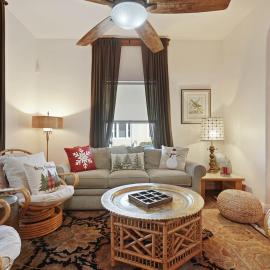 The Veranda on Walnut Luxury Downtown Lodi Stay, hotel Lodiban
