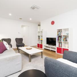 Family-Friendly Home with Yard Near Gungahlin - Hosted by Canstay, hotel i Gungahlin