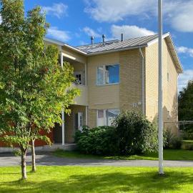 NEW! A wonderful gem! Private yard, carport and sauna