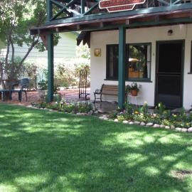Kern Riverfront Lodge، فندق في كيرنفيل