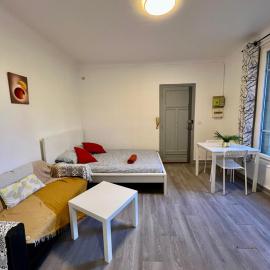 Rosny Sous Bois Victor Hugo, hotel in Rosny-sous-Bois