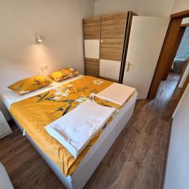 One-bedroom apartment with Stunning Views!, hotel in Preserje