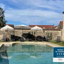 Gigny में, होटल La Closerie de Gigny "Maison Templiere" avec Piscine