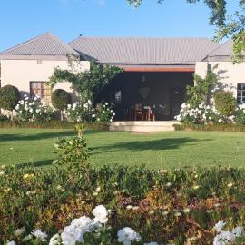 Ouma Bettie Guesthouse, hotel in Piketberg