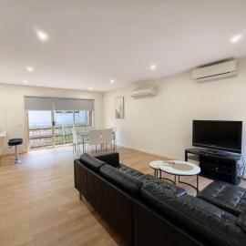 Spacious 4BR Townhouse with Parking Near Station