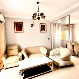 Luxueuse Villa avec Parking et Jardin, khách sạn ở Yaoundé