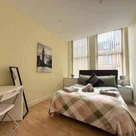 Beautiful 2-bed flat In Vibrant City Centre