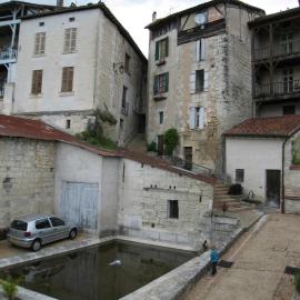 Faubourg St Jean, hotel in Aubeterre-sur-Dronne
