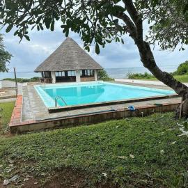 Mbuyu Sea Breeze Villas