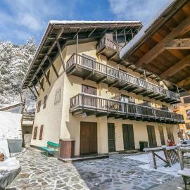 Rochebrune Apartments in Ski Resort